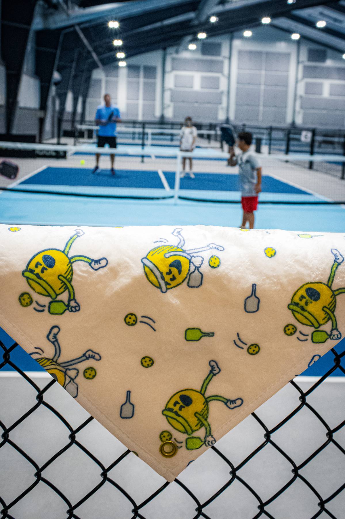 Pickleball Microfiber Towel with Grommet - Cream/White